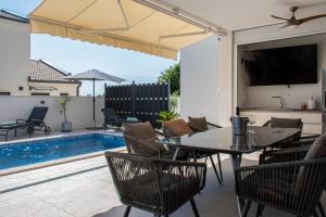 Villa Nini House with sea view in Pomer,Istria