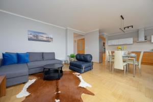 Wooden Apartment Żytnia in Warsaw with Parking by Noclegi Renters