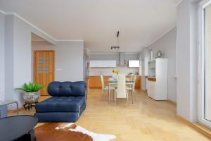 Wooden Apartment Żytnia in Warsaw with Parking by Noclegi Renters