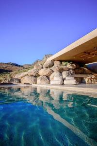 Homa Serifos pool villas