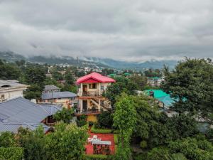 Riva Dreams 2-BHK Retreat with Hill Views & Lush Garden
