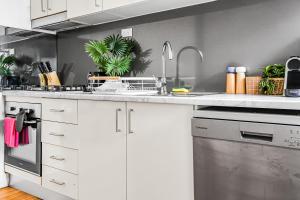 2 Bedroom House Woolloomooloo