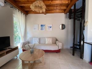 Wooden Loft 3min Walk to Beach