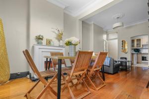 2 Bedroom House Surry Hills Good for 6 Guests