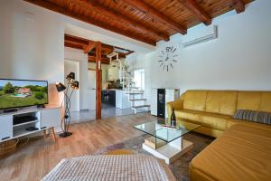 Private Villa with Pool and Jacuzzi Dreamy Hill