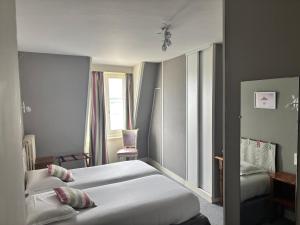 Hotels Le Duguesclin : photos des chambres