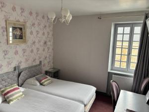 Hotels Le Duguesclin : photos des chambres