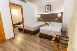Standard Triple Room room in Pacoche Murcia