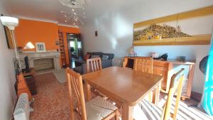 Enjoy Lisbon Cascais Sintra 1200 metres to metro blue line Sintra Rail line Free Parking