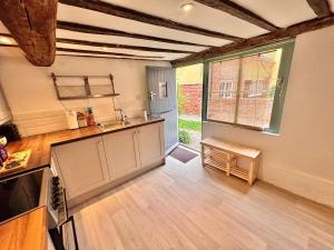 One Threadneedle Street, Dedham