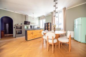 Stylish Duplex in Paris Center