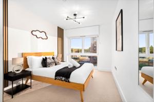 Luxury 2 Bed Apartment - Balcony - Fast Wi-fi - Netflix - Parking 410C