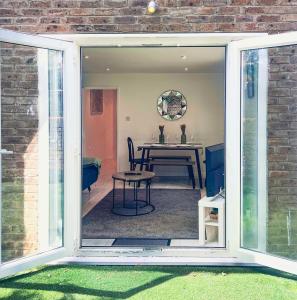 3-Bed Maida Vale Flat Perfect for Relocations