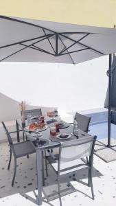 Casa GIÙ Light and Design with a Living Terrace