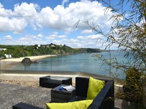 2 Bed in Tenby FB205