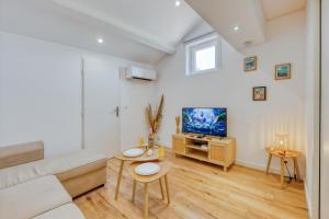 Mourillon Beach Proche Plage Bohème Chic Cosy & Confort - Idéal Couple et Professionnel - OFFRE SPECIALE - HolyRiviera Services