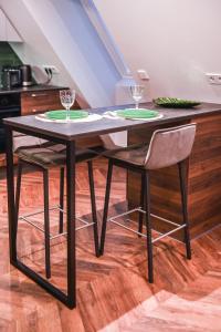 Modern I Penthouse Apt w - AC I Cohost