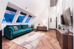 Modern I Penthouse Apt w - AC I Cohost