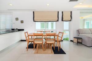 Holiday apartment at Palms, 100 meters to beach