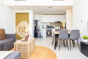 Bloomfields 1br Elegant Escape The Pulse