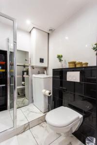 Parisian Charm in Sentier, Walk Everywhere Sleeps 6