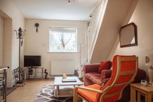 Spacious Holiday Home with Free Parking