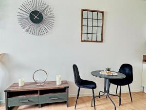 Apt. and garage : Train station, Univ