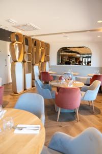 Hotels Logis Hotel Saint Guirec Et De La Plage : photos des chambres