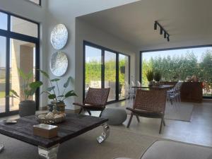 swan lake north coast