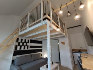Mezzanine Clarette