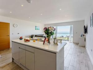 2 Bed in Sandown 83617