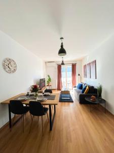 Lumina stylish 3-room apart near Atlas Arena