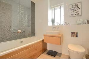 4 Bed modern luxury home