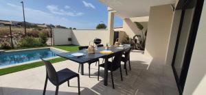 Villa neuve Héméra, 10 couchages, piscine & plage