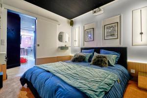 Le Cinema - Les Demeures dAdrien