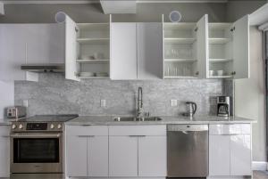 Blueground Historic Core pool nr Grand Park LAX-1205