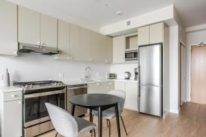 Blueground Chinatown view nr Walt Disney Concert Hall LAX-1246