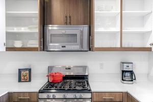 Blueground Beverly Grove rooftop nr Plummer Park LAX-133