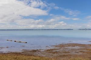 Lake House Studio - A Peaceful Waterfront Hideaway