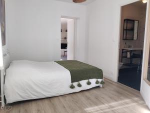 Appartements Cosy et calme, chambre separee avec bureau et fibre : photos des chambres