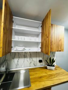 Квартира по вул Наукова поряд ВолВеликого Аквапарк