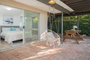 The Lake Haus - Spacious Waterfront Escape with Pool