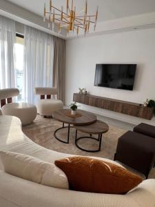 Stylish 2-Bedroom Apartment with Pool in Kilimani