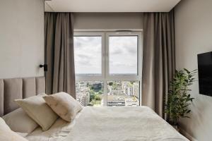 View 21 Floor The WAW Wars