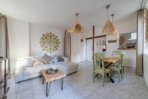 Elegant 2 bedrooms flat - 8mn walk from trainstation