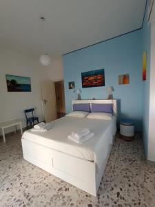 Accasa accanto al mare