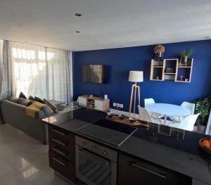 Beachfront Penthouse with balcony and parking