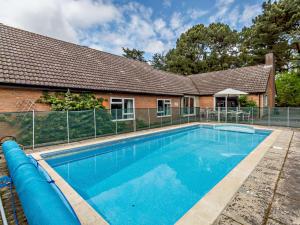 5 Bed in Woodbridge 72724