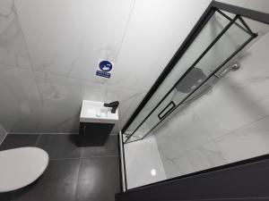 12 London Deluxe Studios