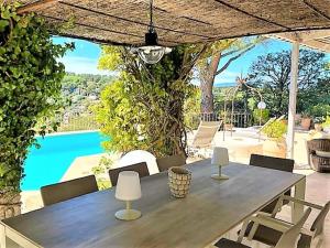 Villas Charming Villa with stunning sea views : photos des chambres